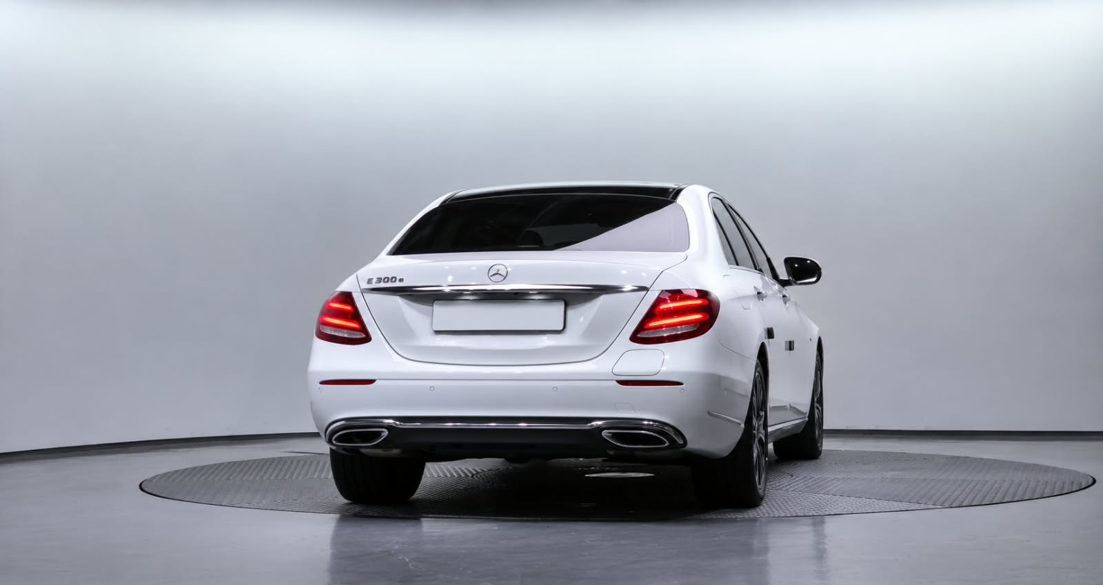 Mercedes-Benz E-Class W213 E300e Exclusive