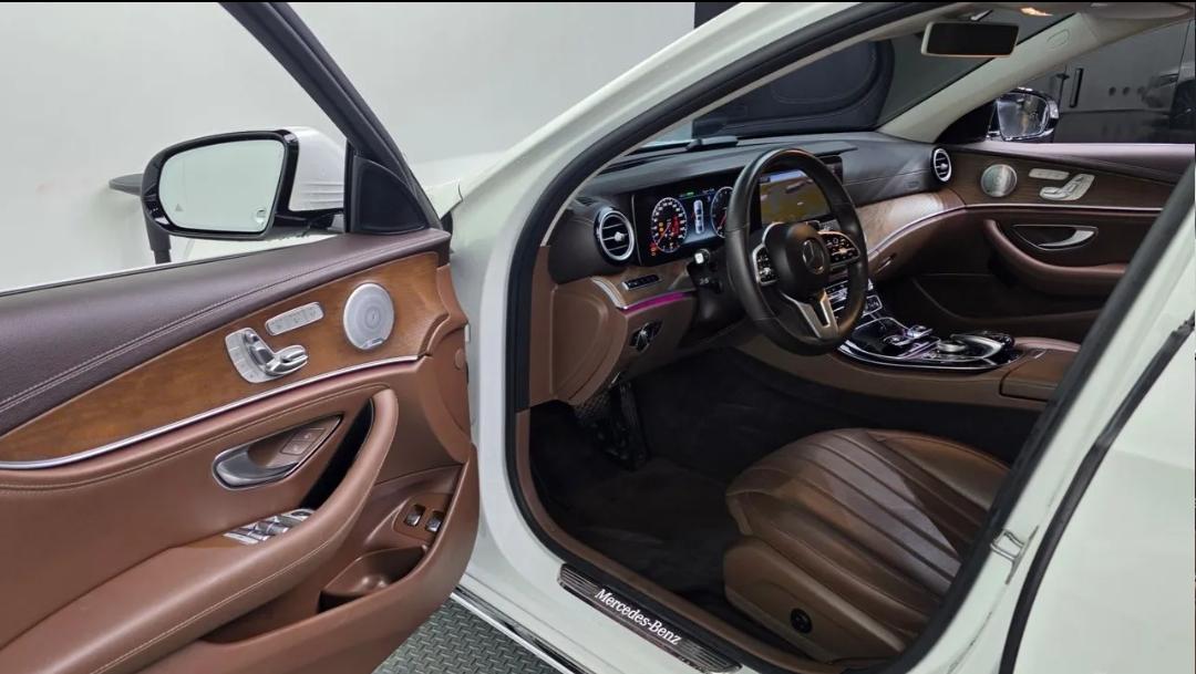 Mercedes-Benz E-Class W213 E300e Exclusive