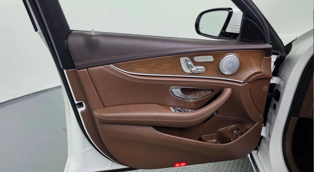 Mercedes-Benz E-Class W213 E300e Exclusive