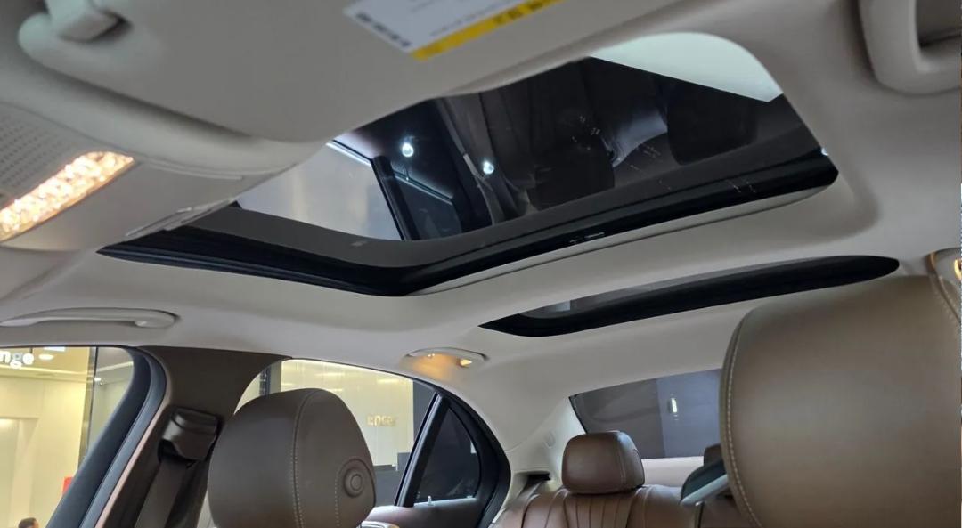Mercedes-Benz E-Class W213 E300e Exclusive