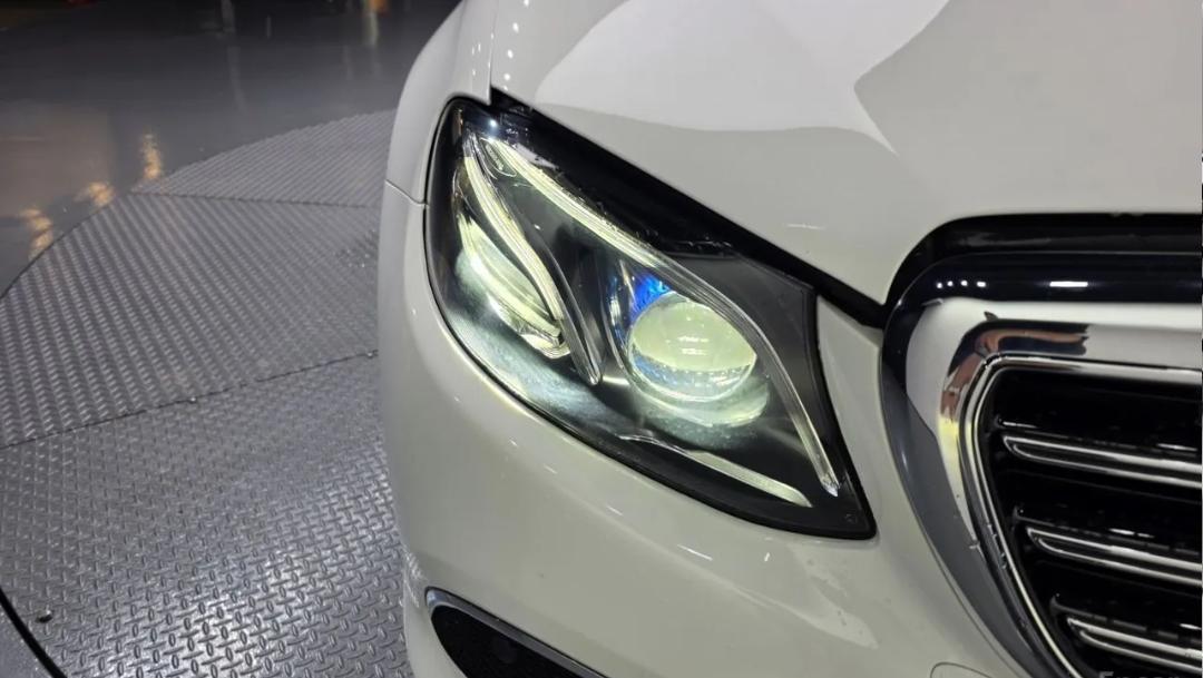 Mercedes-Benz E-Class W213 E300e Exclusive