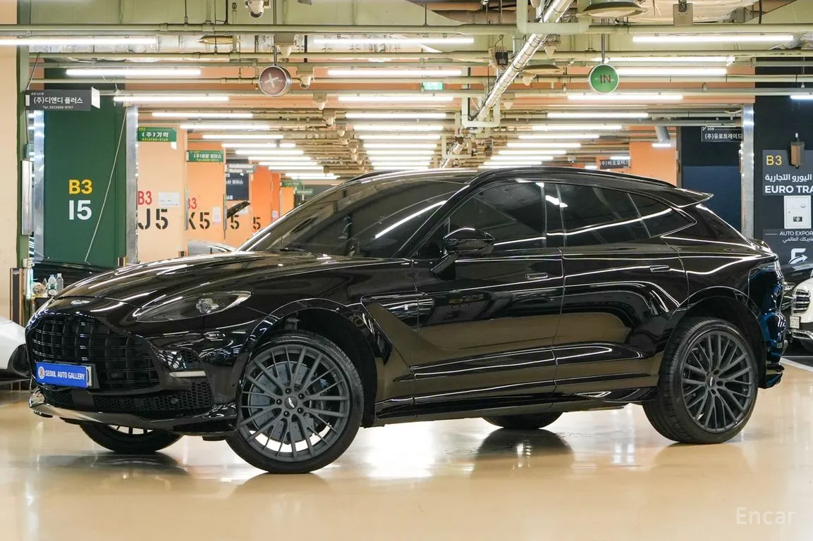 Aston Martin DBX 4.0 V8 707