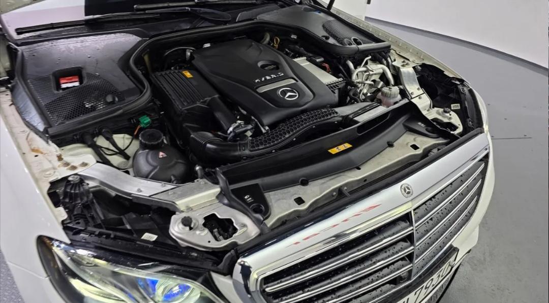Mercedes-Benz E-Class W213 E300e Exclusive
