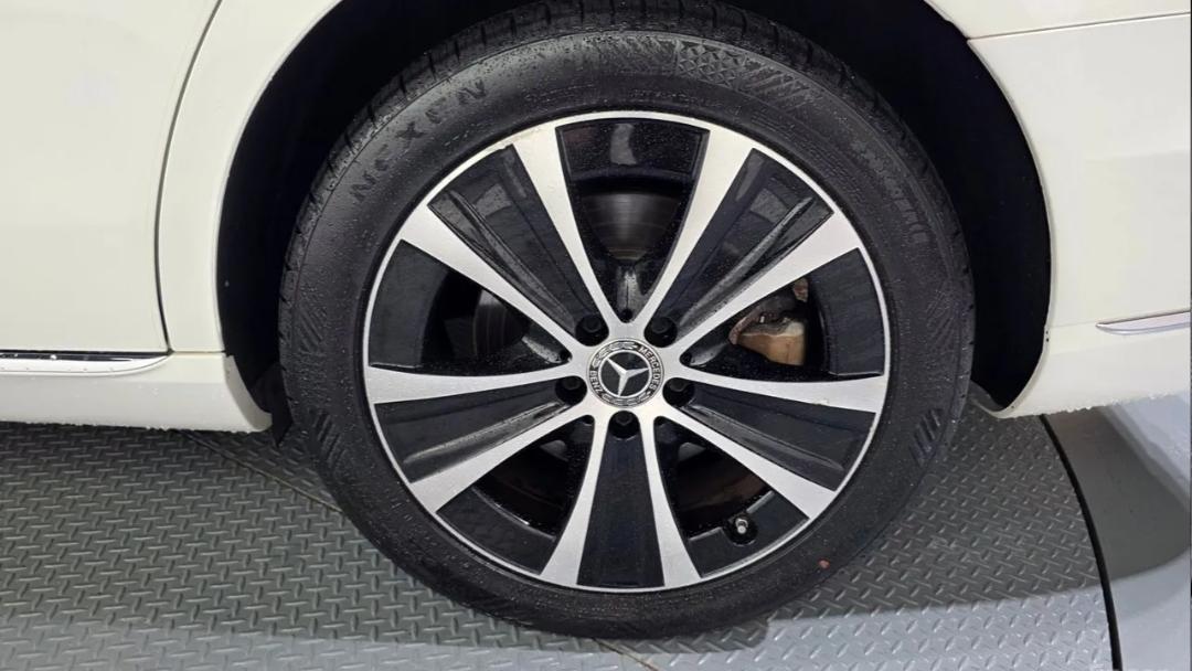 Mercedes-Benz E-Class W213 E300e Exclusive