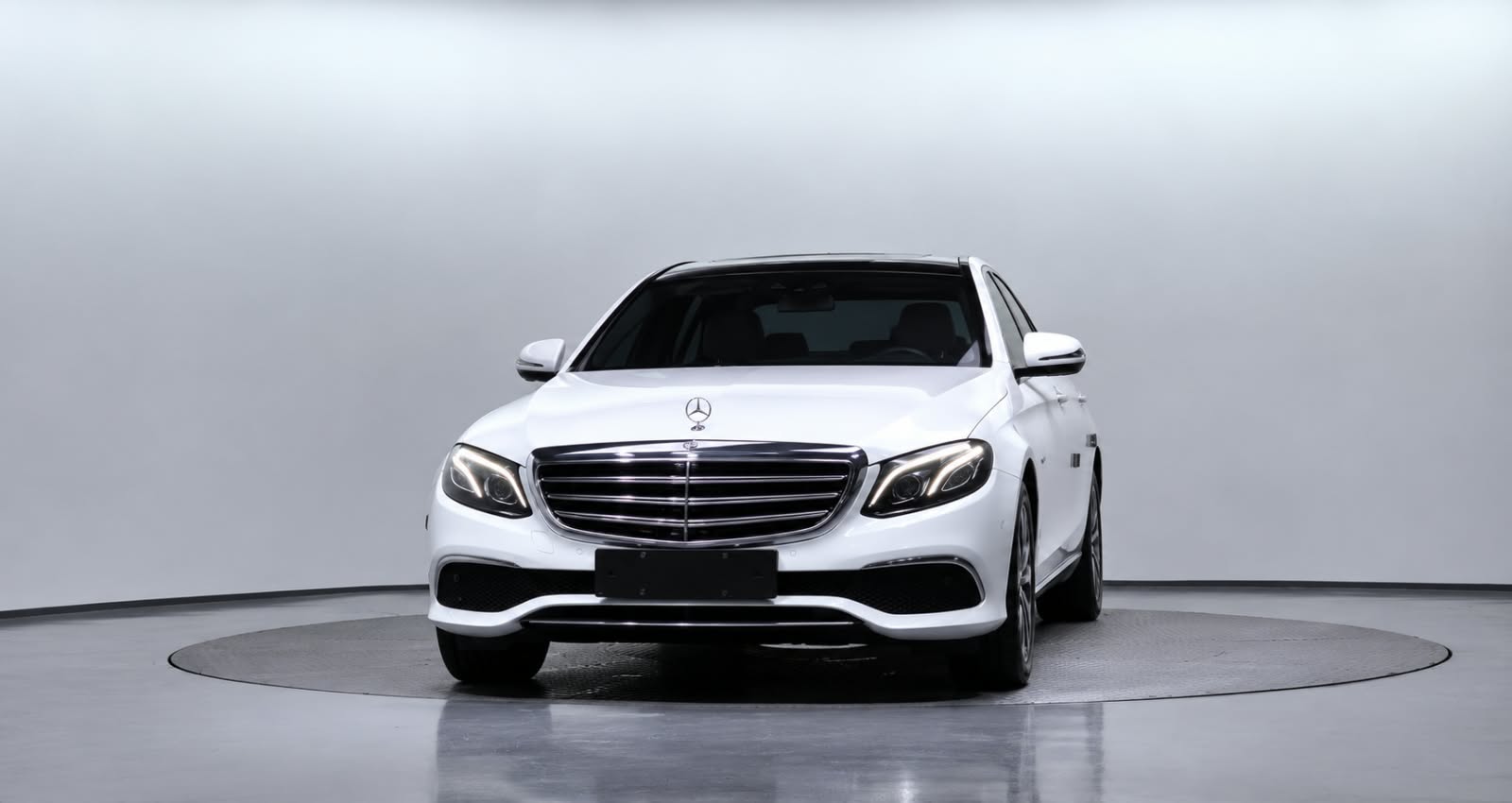 Mercedes-Benz E-Class W213 E300e Exclusive