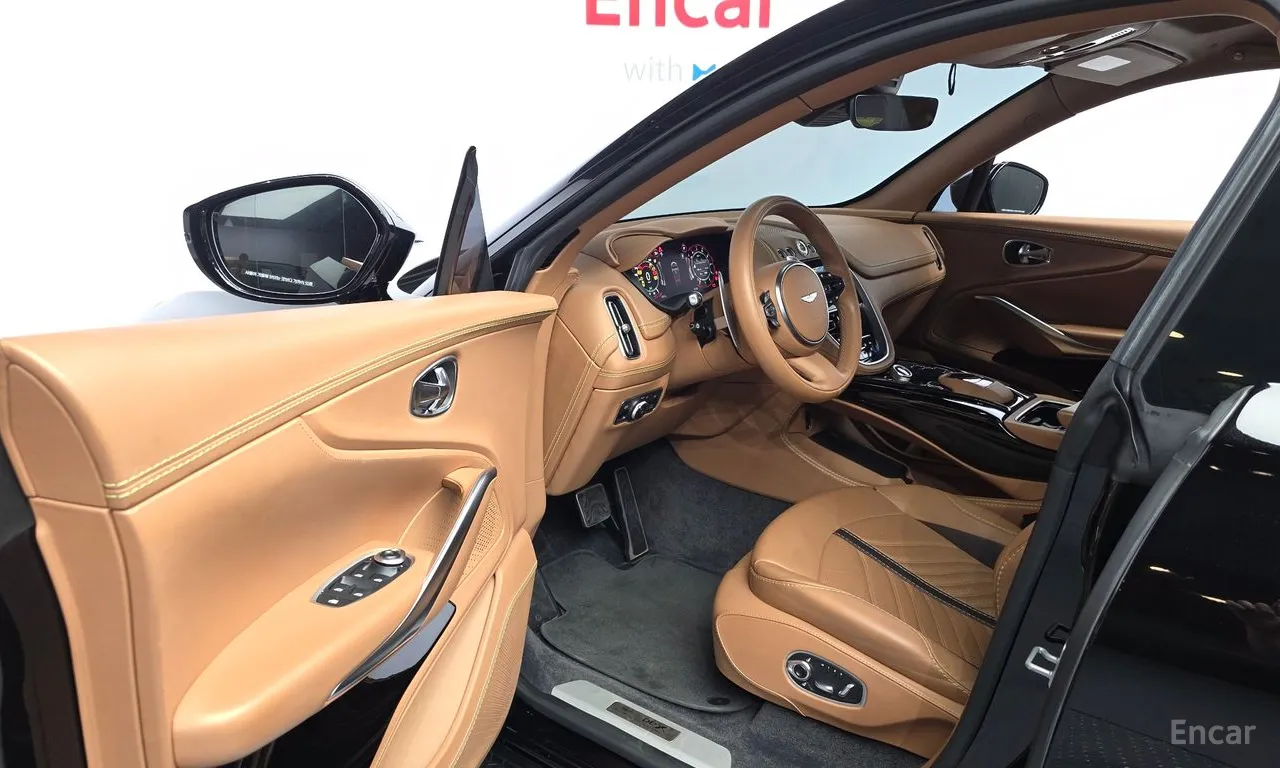 Aston Martin DBX 4.0 V8 707