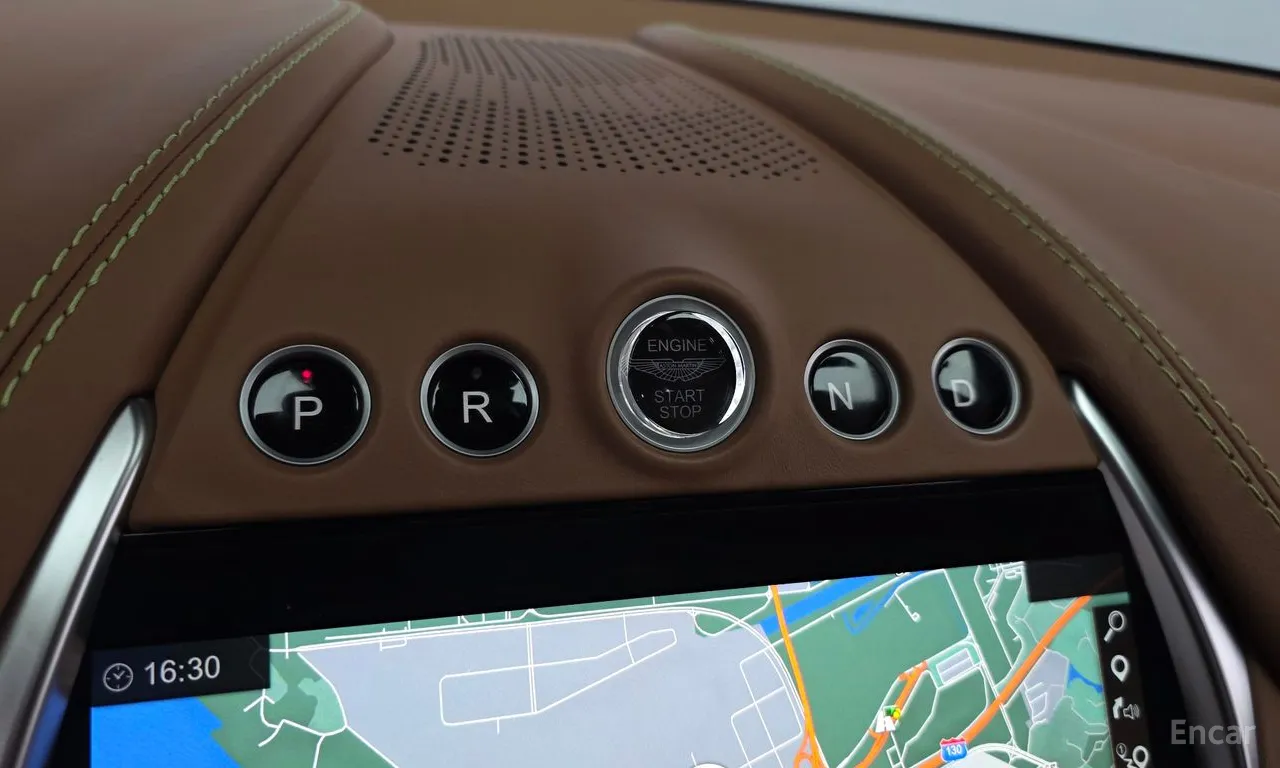 Aston Martin DBX 4.0 V8 707