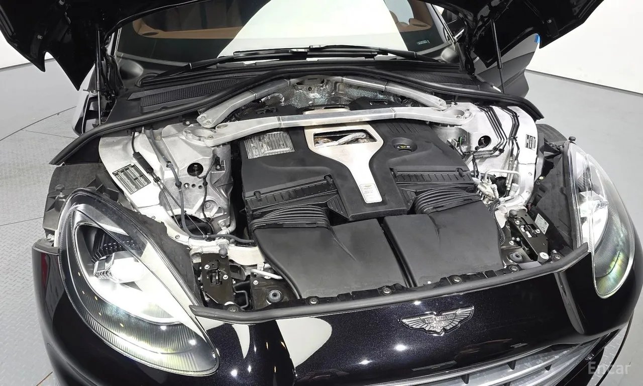 Aston Martin DBX 4.0 V8 707