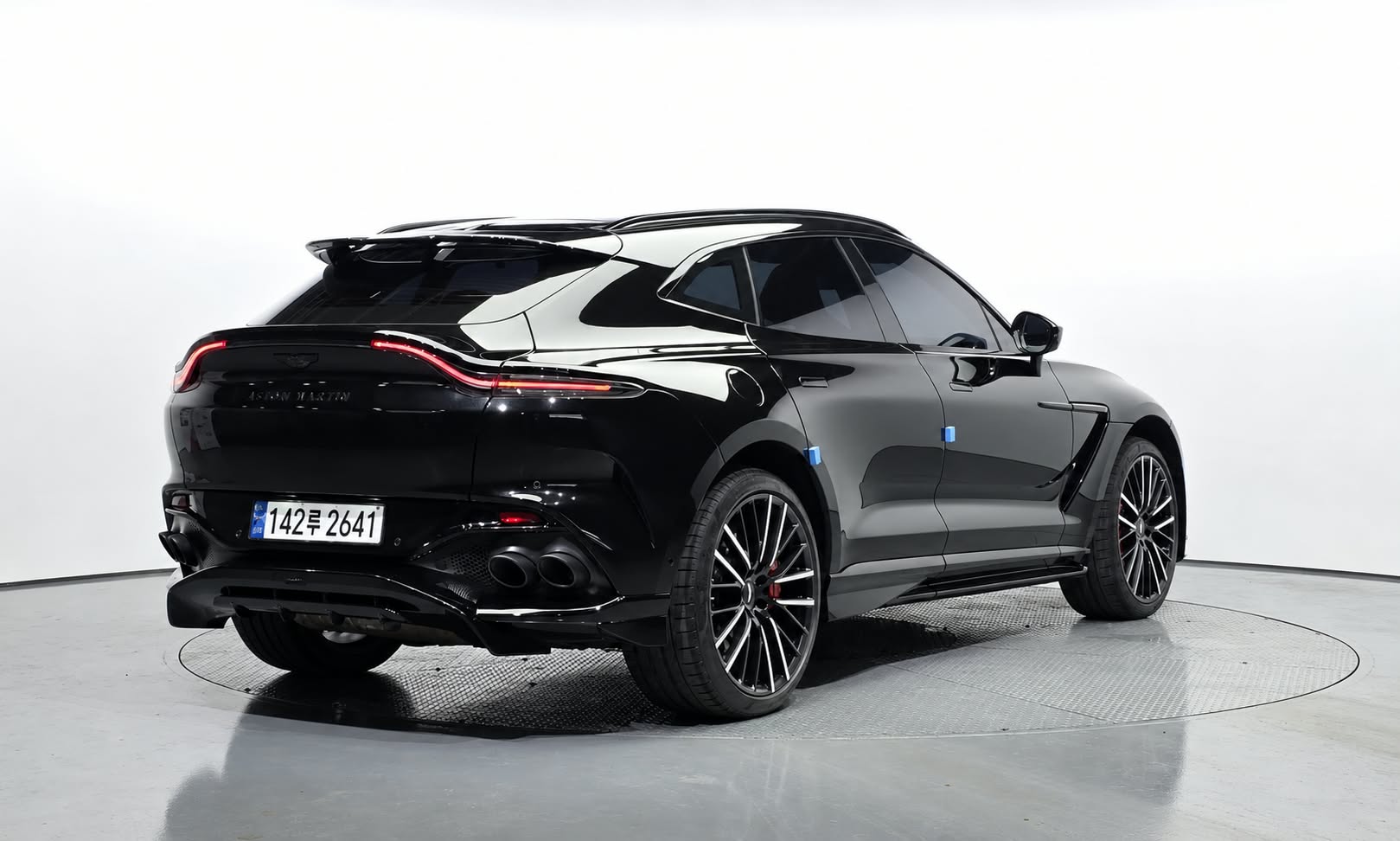 Aston Martin DBX 4.0 V8 707