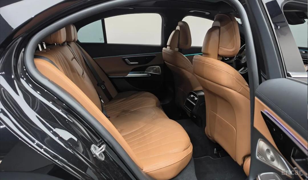Mercedes-Benz E-Class W214 E300 4MATIC AMG Line