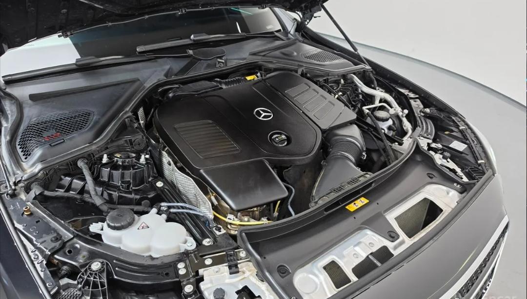 Mercedes-Benz E-Class W214 E300 4MATIC AMG Line