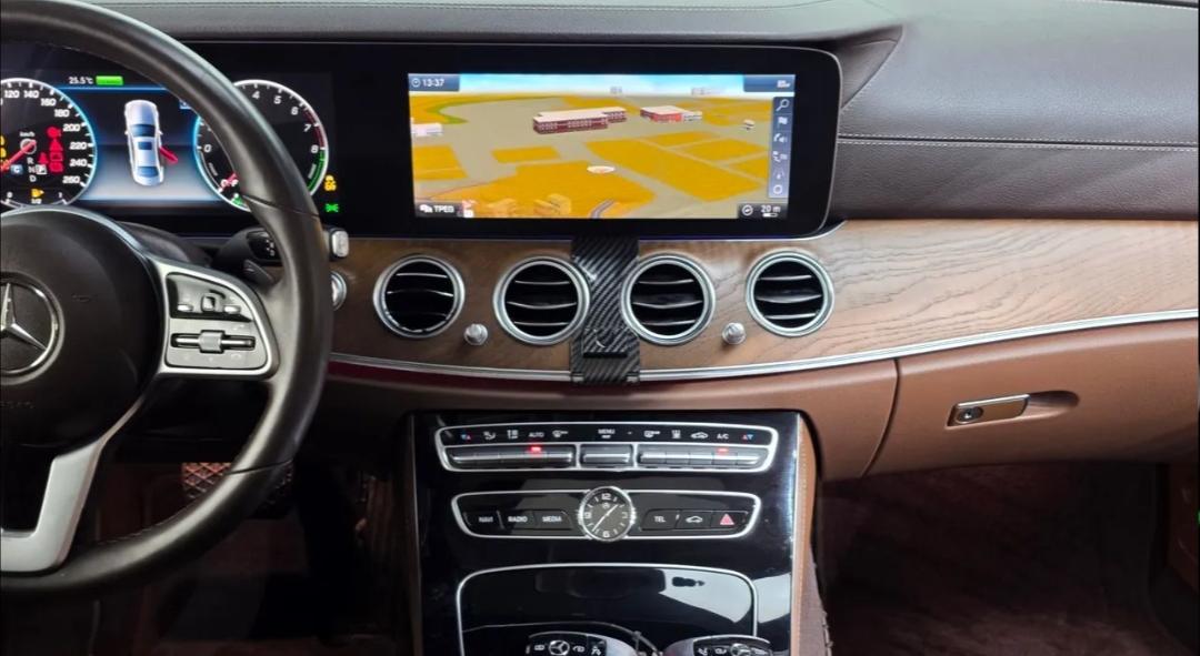 Mercedes-Benz E-Class W213 E300e Exclusive