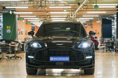 Aston Martin DBX 4.0 V8 707